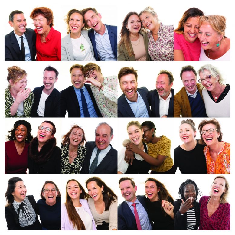 Mosaïque de portraits de collaborateurs en plein éclat de rire dans la LOL Box